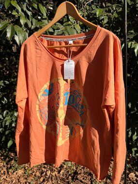 Exclusive Peace & Love Graphic Long Sleeve Tee L | Terracotta Ethical